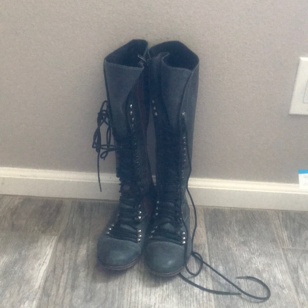 Steve Madden distressed boots